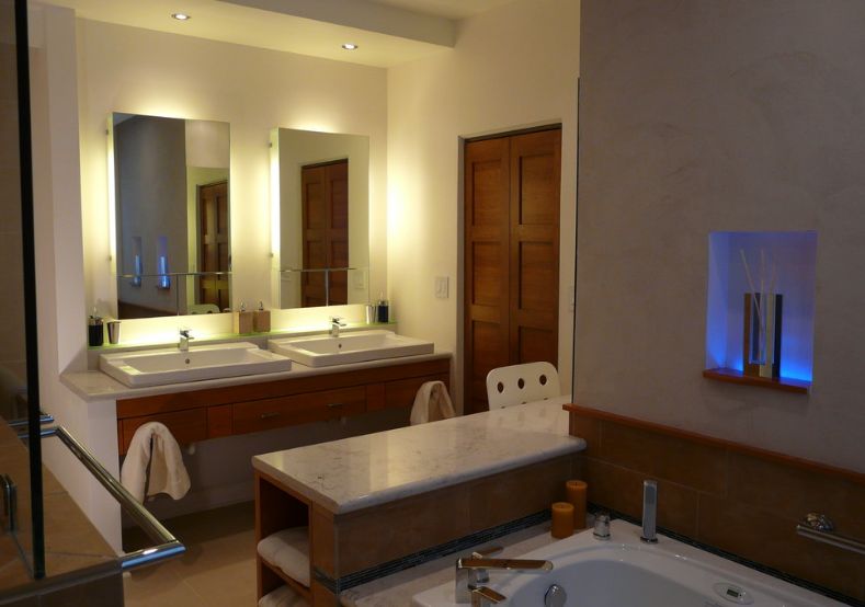 bathroom mirror lights how to pick a modern bathroom mirror with lights KACUFXV