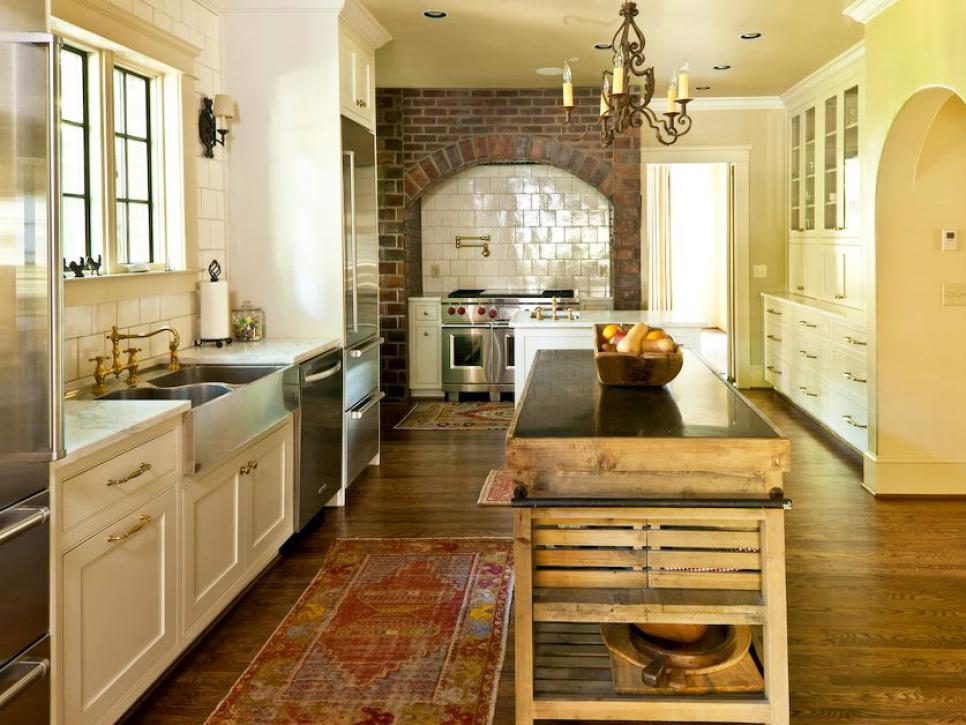 cozy country kitchen designs | hgtv GQAWUKJ