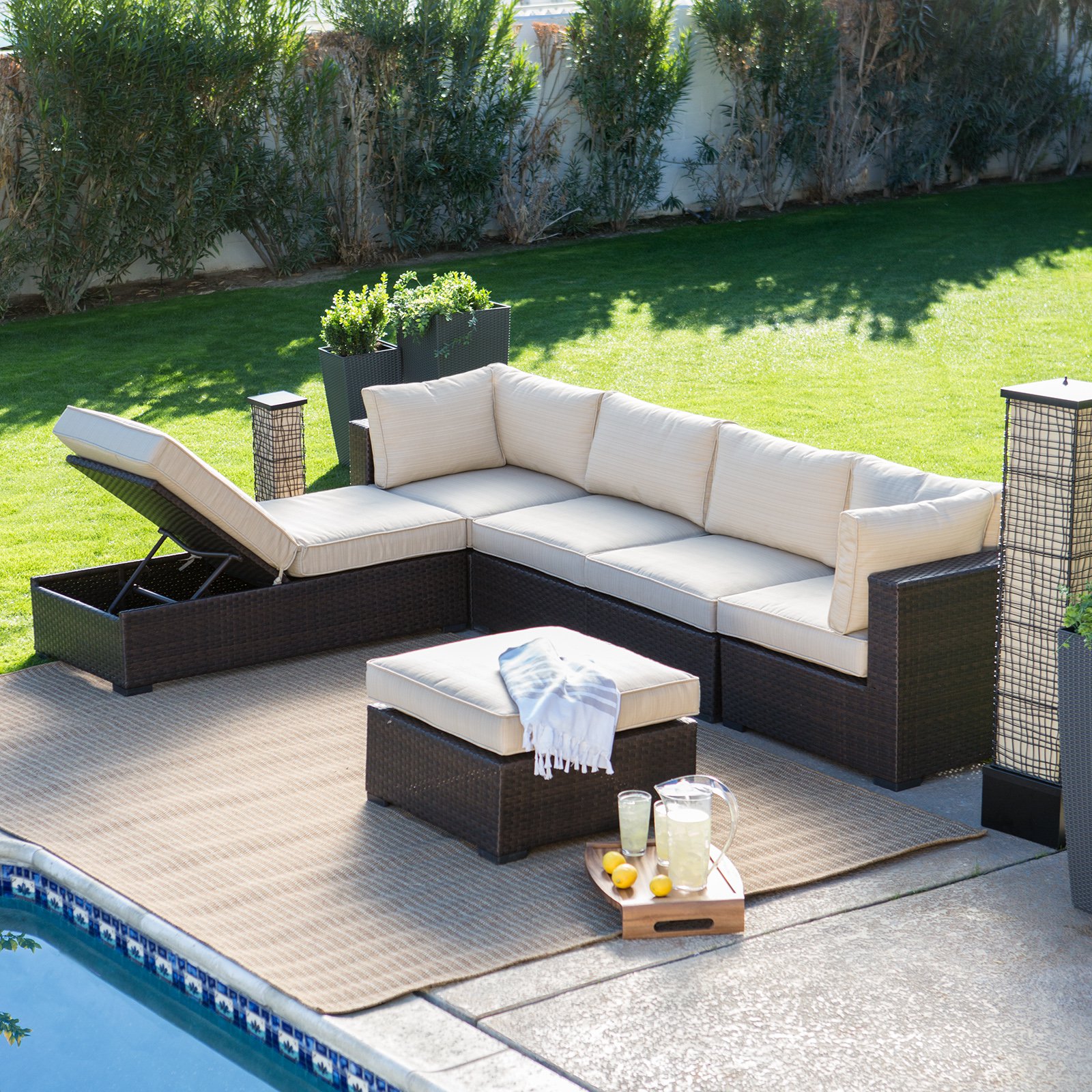 Create a warm place in the outside of the
house with outdoor sectional