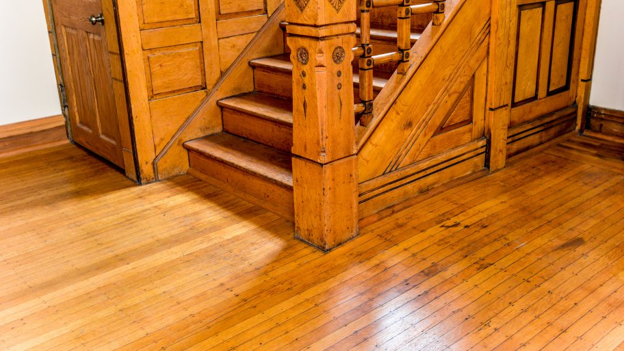 Tips for refinishing hardwood floors