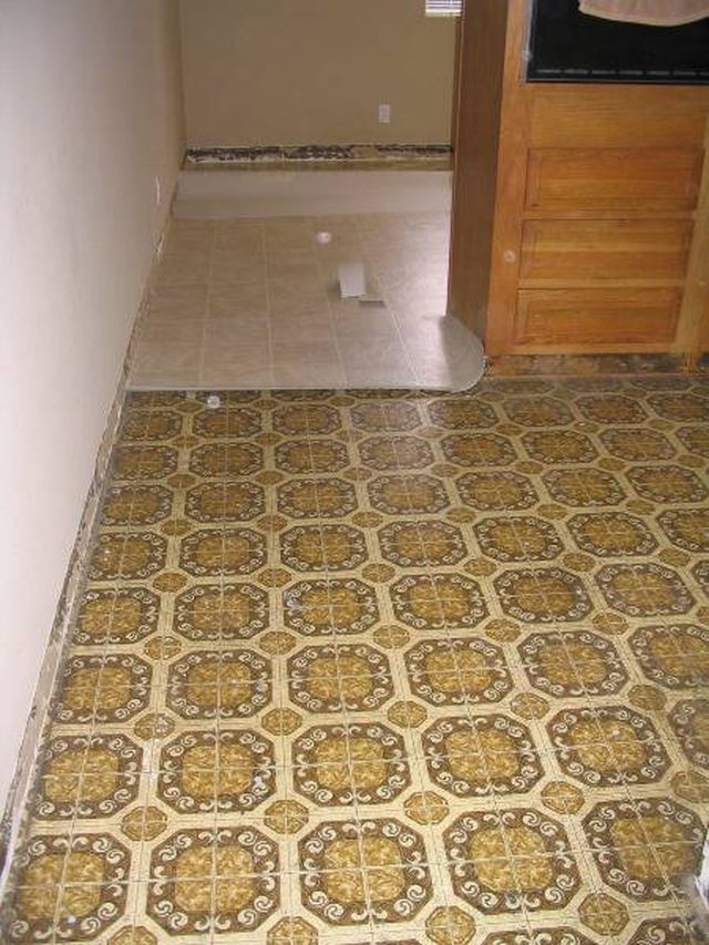 linoleum floor what is linoleum made of? TIPGRHM