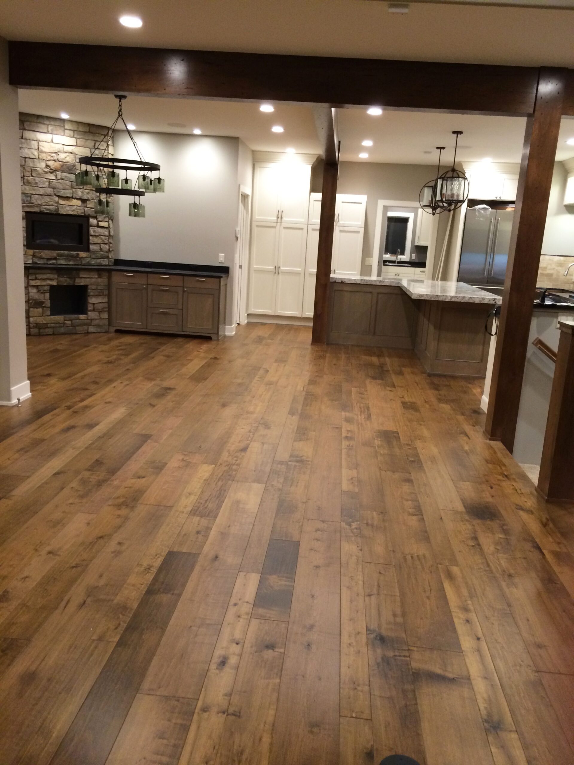 Why most house owner prefers oak hardwood
  floor?