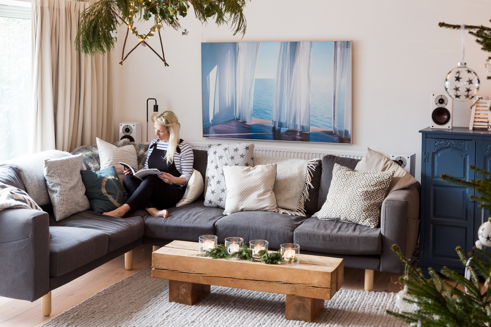 new sofas a designer/stylistu0027s own rustic modern english home KABKHJI