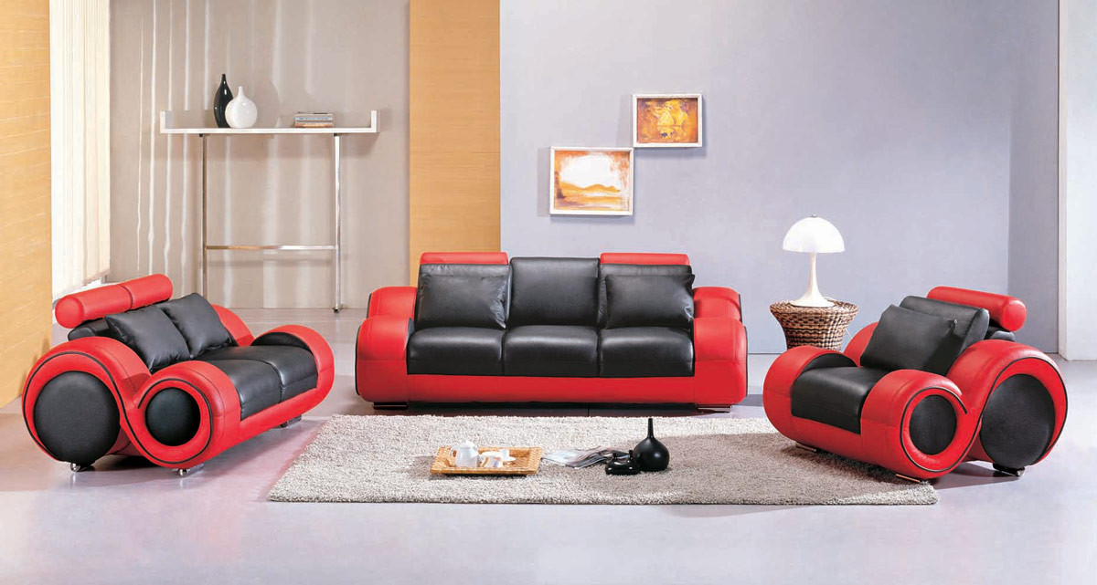 How red sofa adds flavor to your room