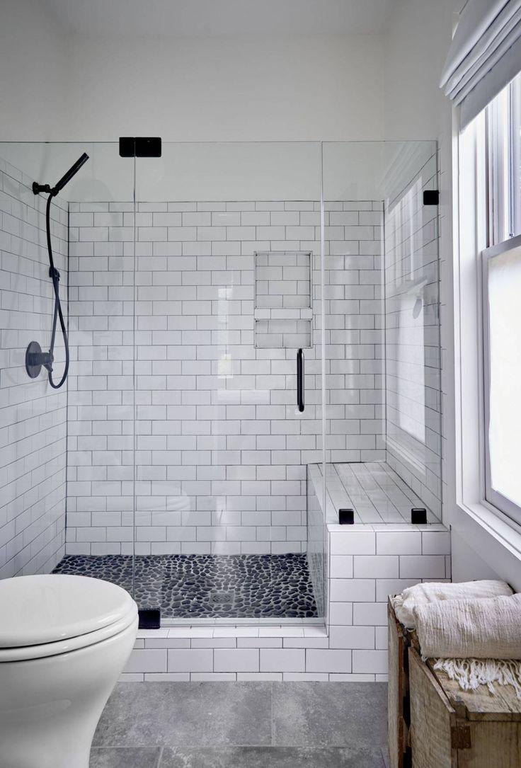 Subway ⁤tiles create a classic look‌ in farmhouse bathrooms