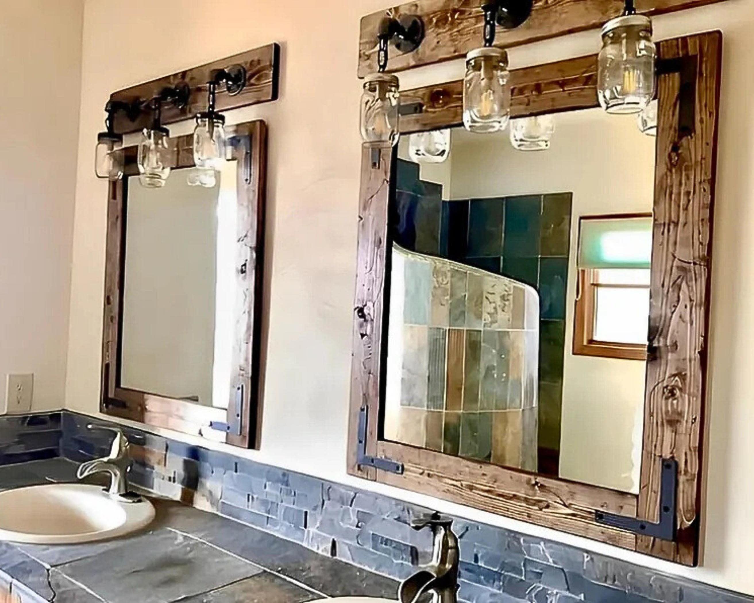 Rustic wood accents enhance the ⁤charm⁣ of farmhouse⁢ bathrooms