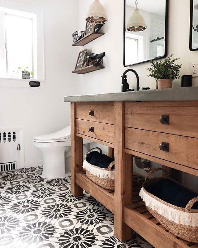 Use patterned tiles ⁢for a ⁤unique flair in farmhouse bathrooms