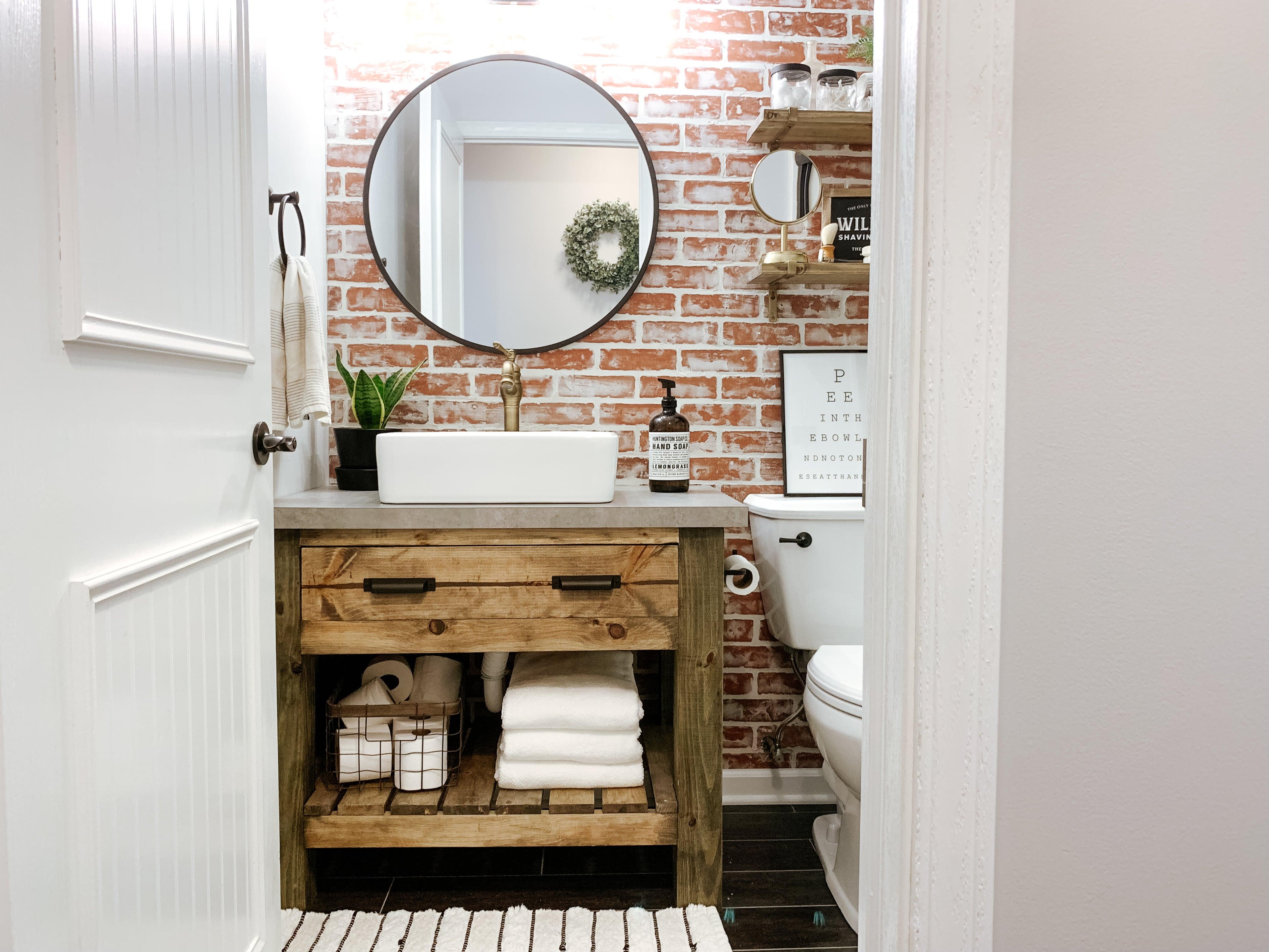 Use⁢ repurposed furniture to enhance the⁢ decor‍ in farmhouse bathrooms