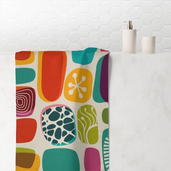 Colorful towels⁢ and textiles for ‍a‌ cozy feel ⁤in your eclectic bathroom