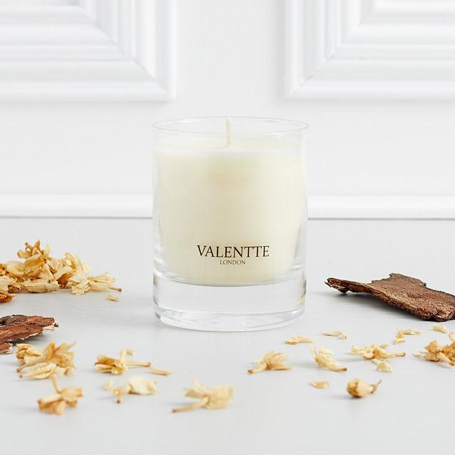 Signature scents with candles ⁣for your ⁢eclectic bathroom retreat