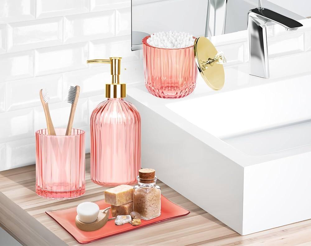 Playful accessories that add charm⁣ to your eclectic bathroom