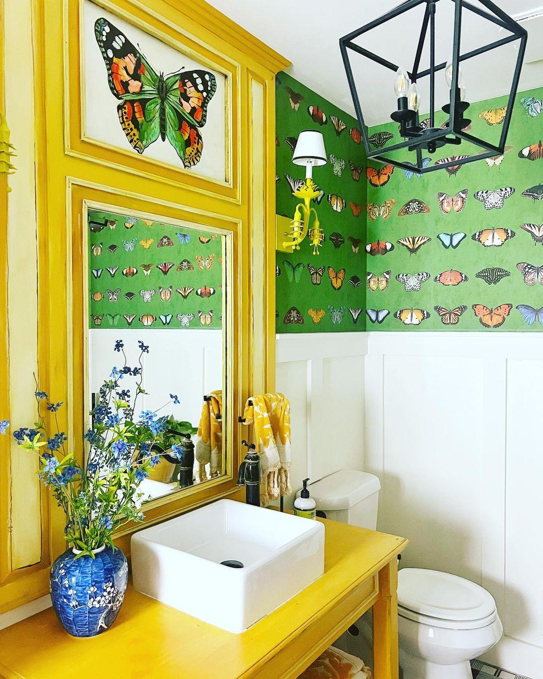 Whimsical decor⁣ elements to surprise and delight⁣ in your eclectic bathroom