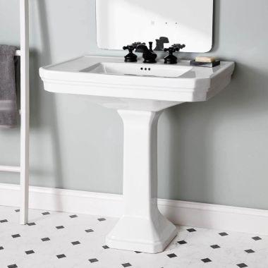 Classic pedestal⁢ sinks elevate Farmhouse Bathrooms vintage ⁣appeal