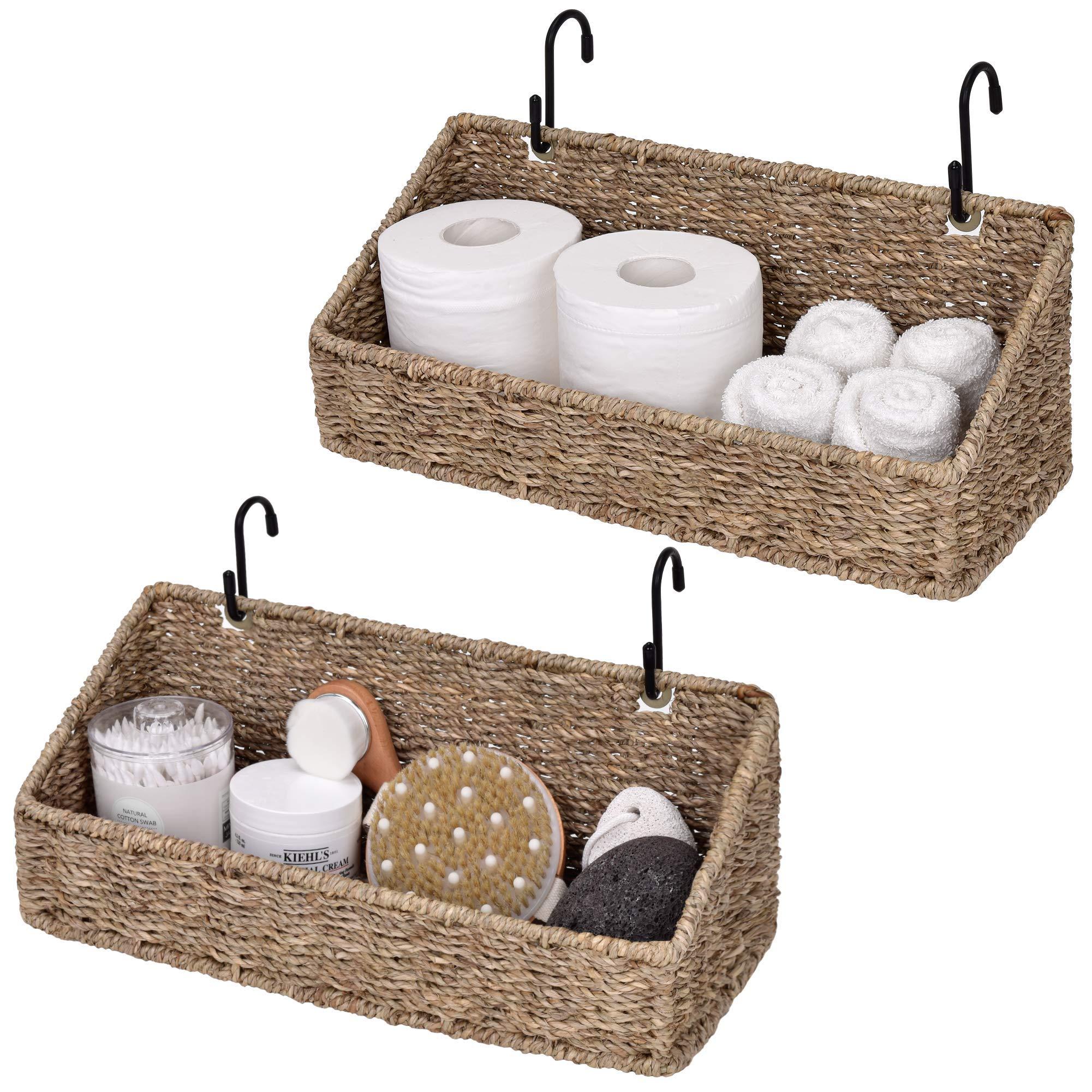 Implement woven baskets for stylish farmhouse ⁢bathrooms‍ organization