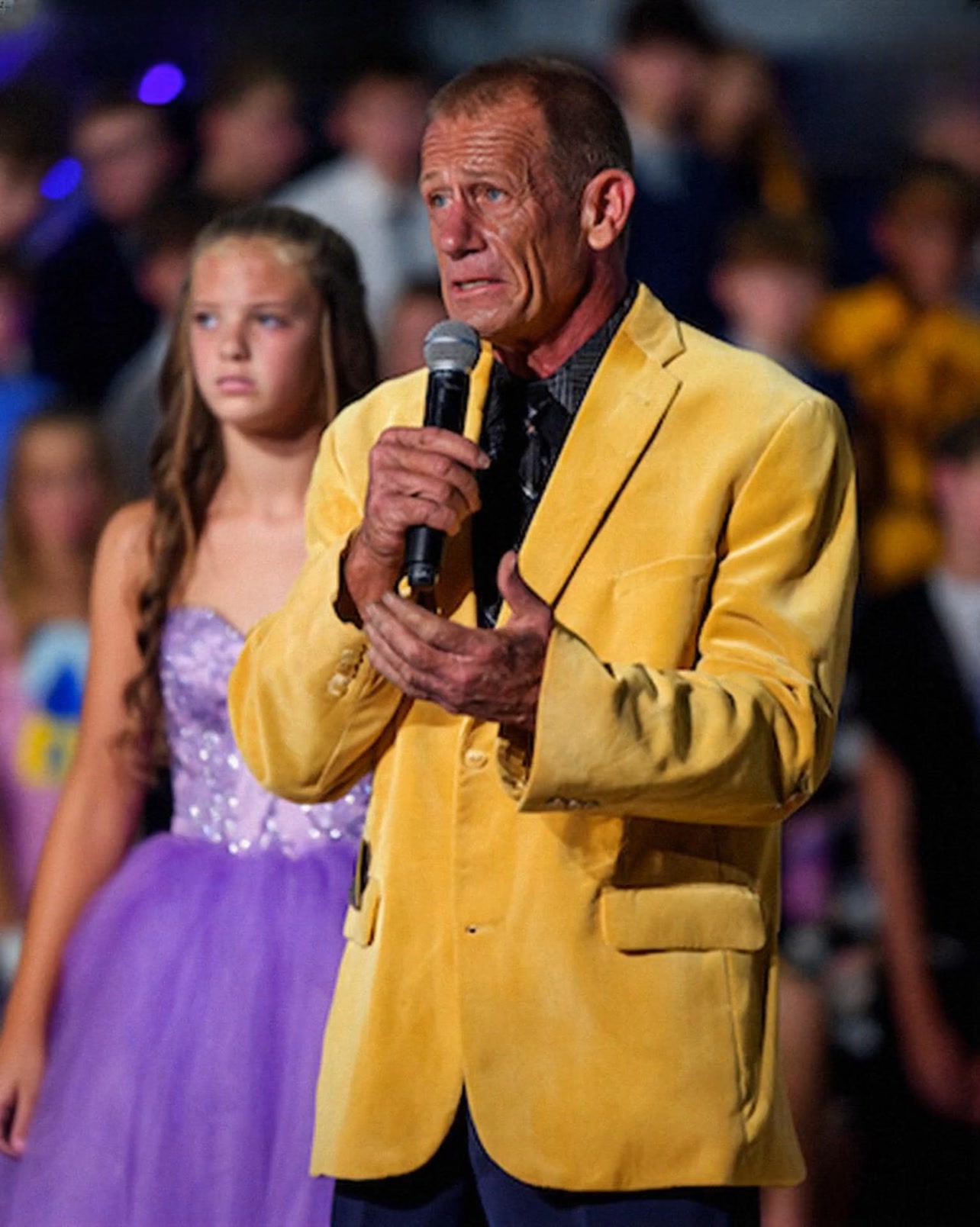 My Classmate Mocked My Dad at Prom – But His Response Left the Room Silent