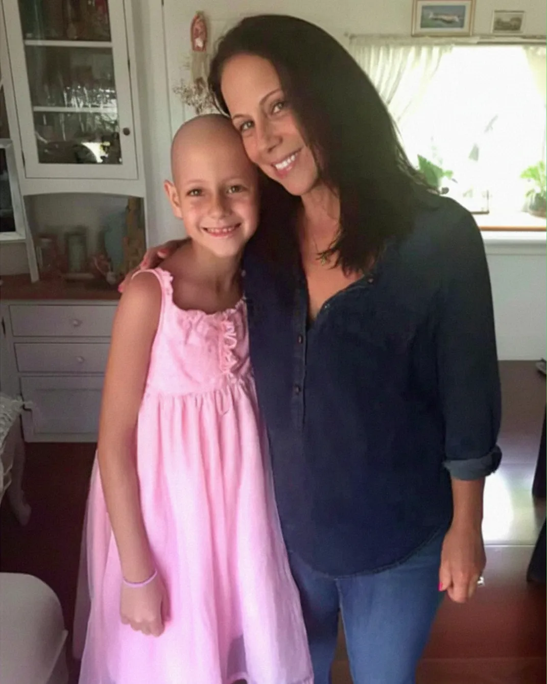 She Walked Into a Shelter Hoping to Help — and Found the Family She’d Been Missing