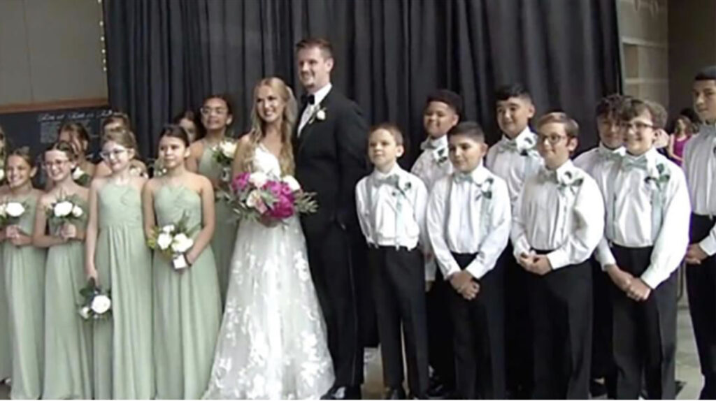 Teacher Invites Her 5th Graders to Join Her Wedding Party in the Sweetest Way