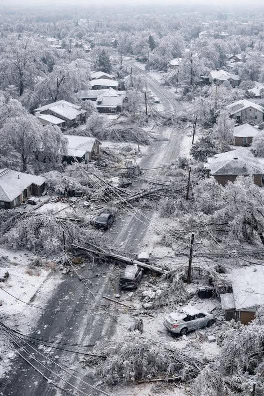 Severe Ice Storm Leaves Hundreds of Thousands Without Power Across Tennessee
