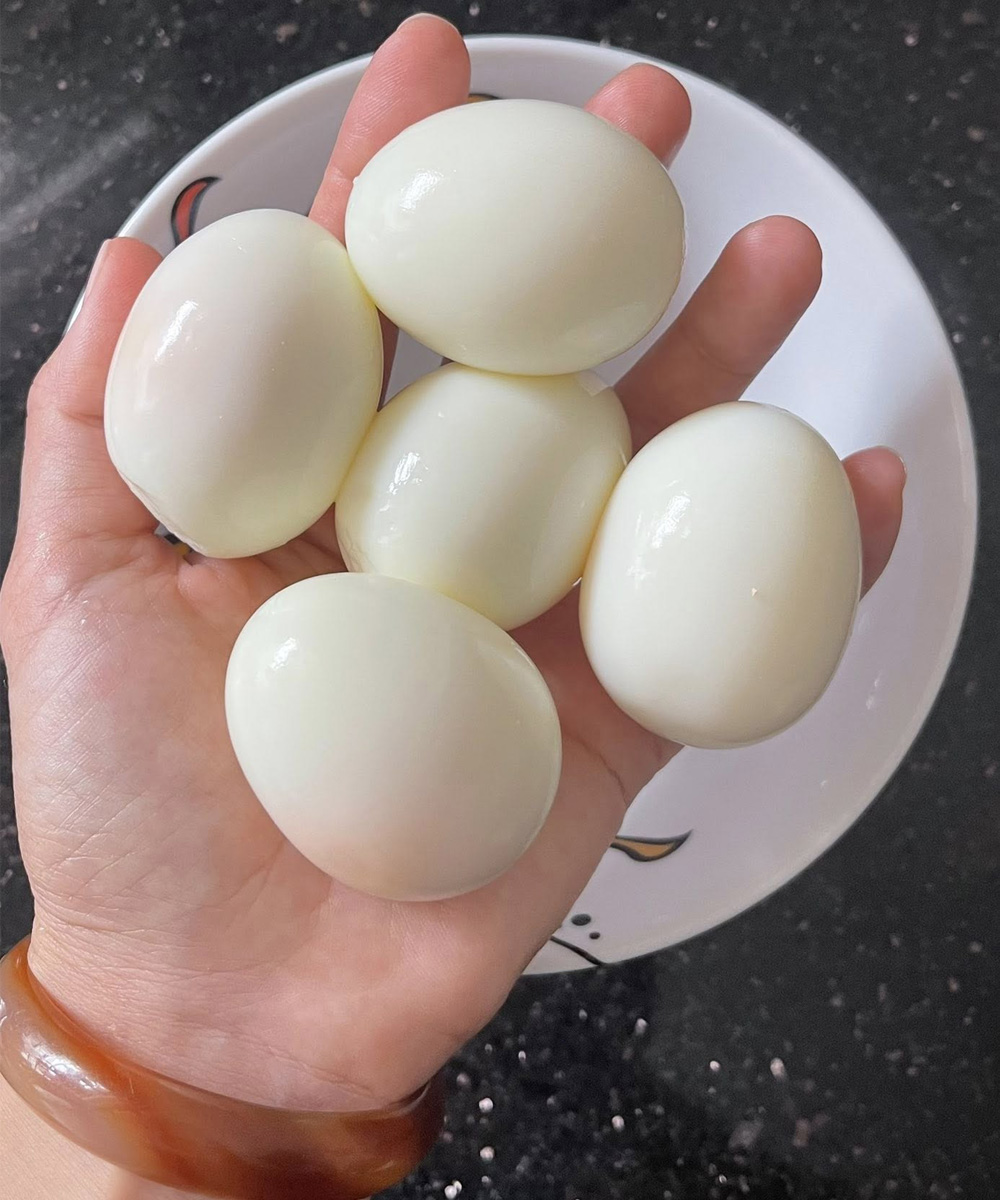 How to Make Eggs Even Healthier with Simple Herbal Additions