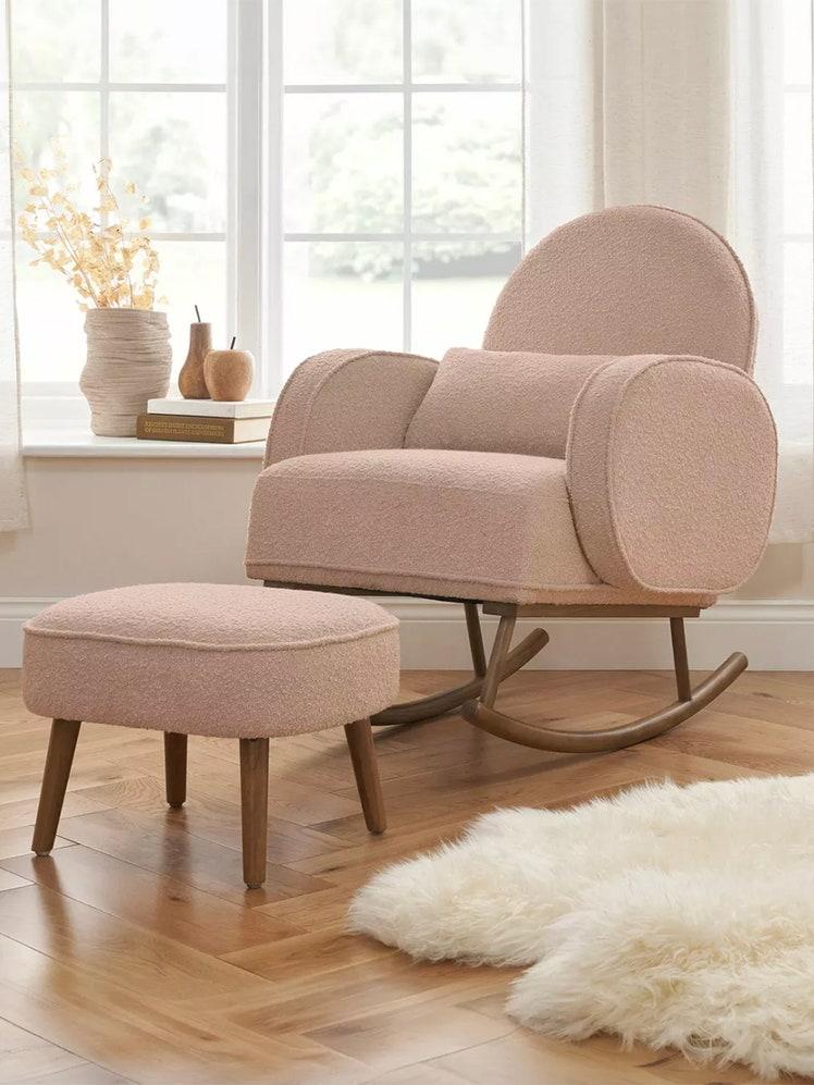 Cozy rocking chair for soothing late-night⁣ feedings in your Nursery Nook