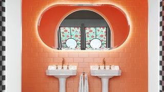 Choose light colors for ‌walls to brighten your small bathroom