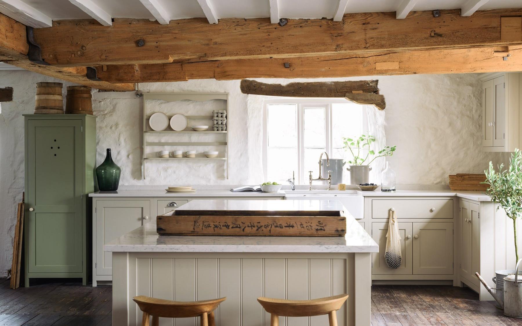 Opt for a ⁤farmhouse table to‍ enhance rustic ​charm in your eat-in kitchen