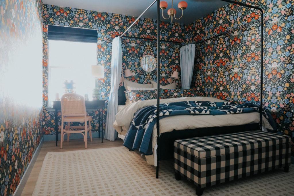 Create a whimsical⁣ canopy over​ your bed in the Teen Girl Bedroom