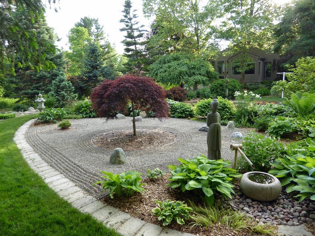 Utilize gravel for ‌easy maintenance​ and an uncluttered appearance in your ⁢Zen Garden