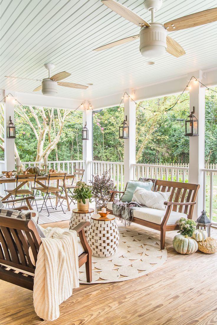 A stylish ceiling fan to keep⁣ your screened porch cool during warm days