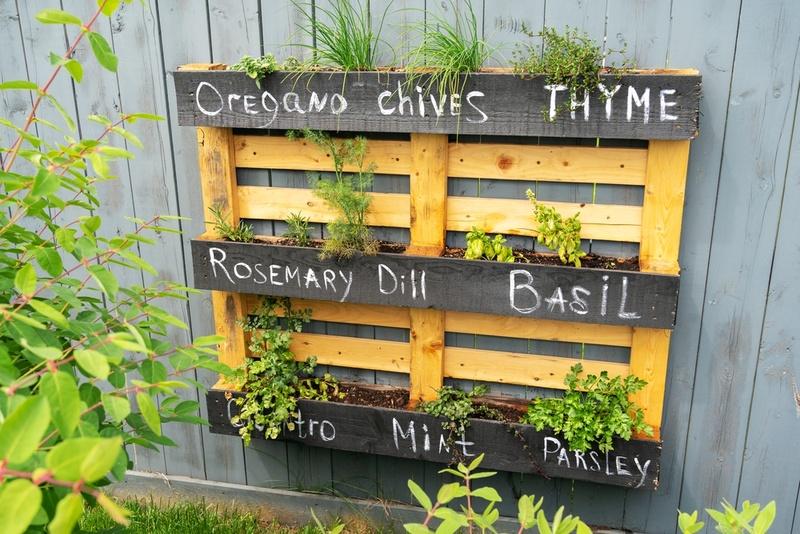 Pallet Garden Planters: Create stylish planters for herbs and‌ flowers using repurposed wooden pallets