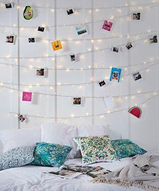 Use string​ lights to ‍add a whimsical‌ touch ​to‌ the teen bedroom