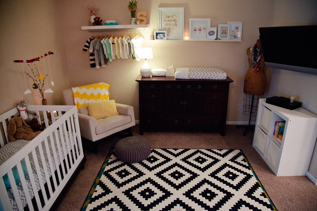 Personalize the space‍ with family‍ photos‍ in your Nursery Nook