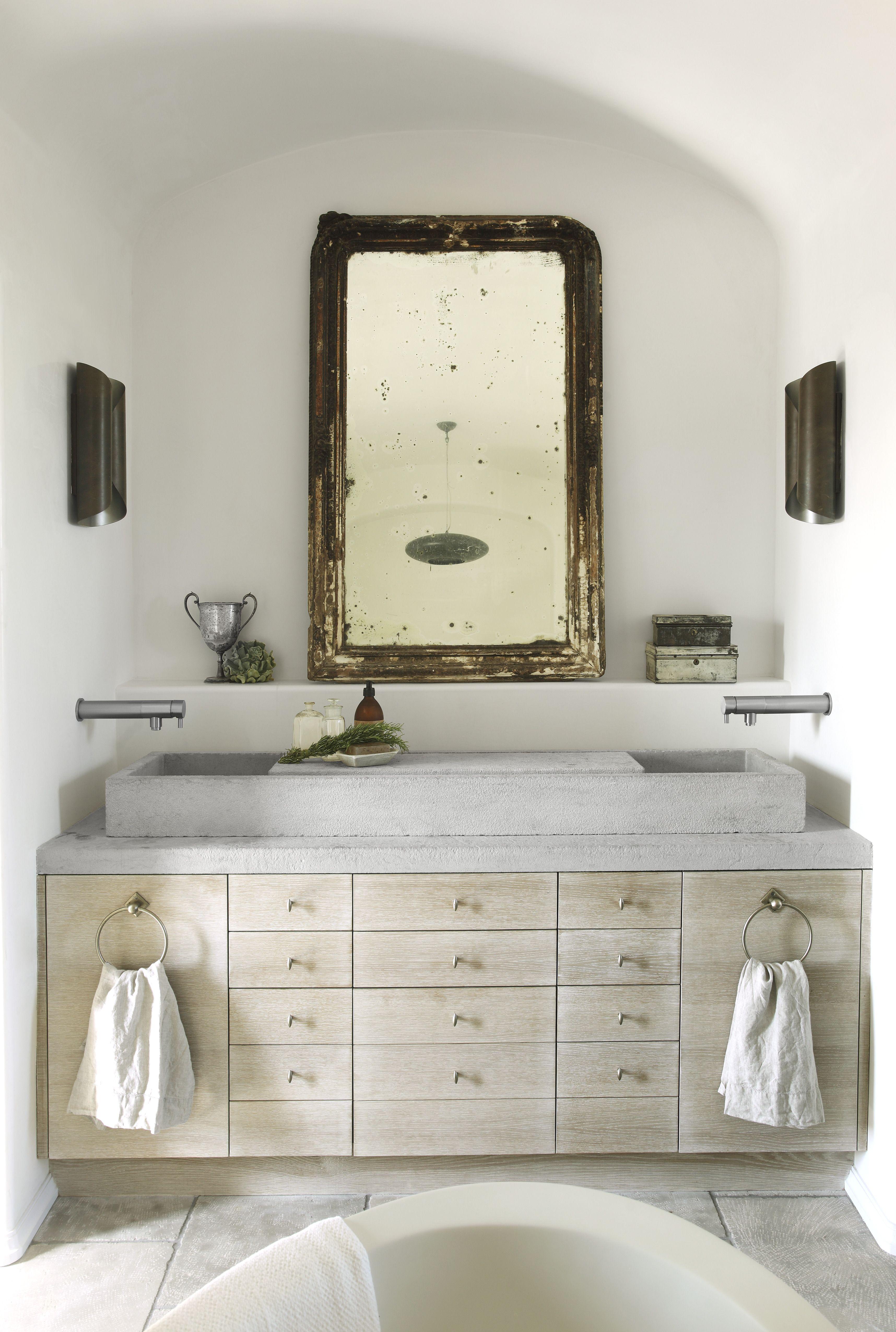 Unique sink designs, like bowls or repurposed materials, for an⁣ eclectic bathroom