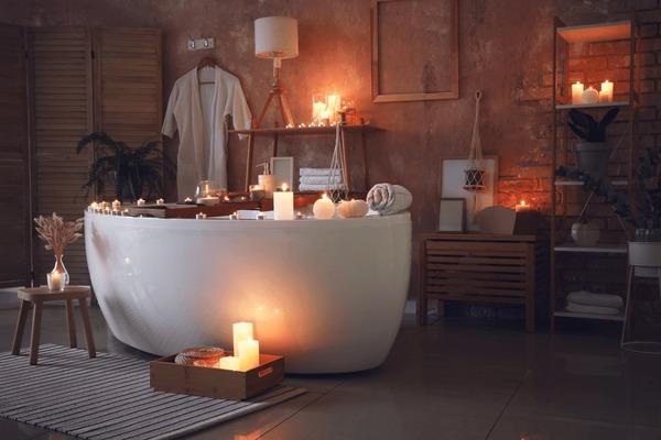 Scented candles displayed creatively to‍ elevate your eclectic bathroom experience