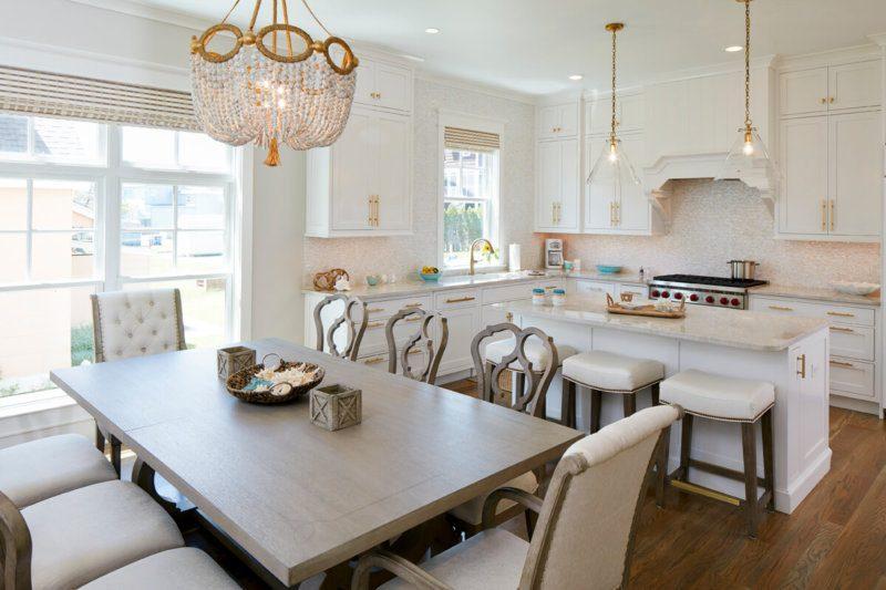 Add a statement light fixture to enhance ⁢your eat-in‌ kitchens ambiance