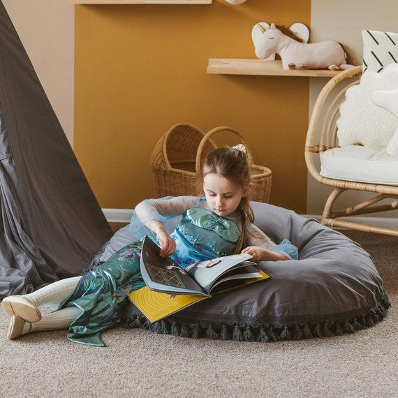 Add a cozy reading nook with comfy cushions ‍for​ relaxing ⁤moments