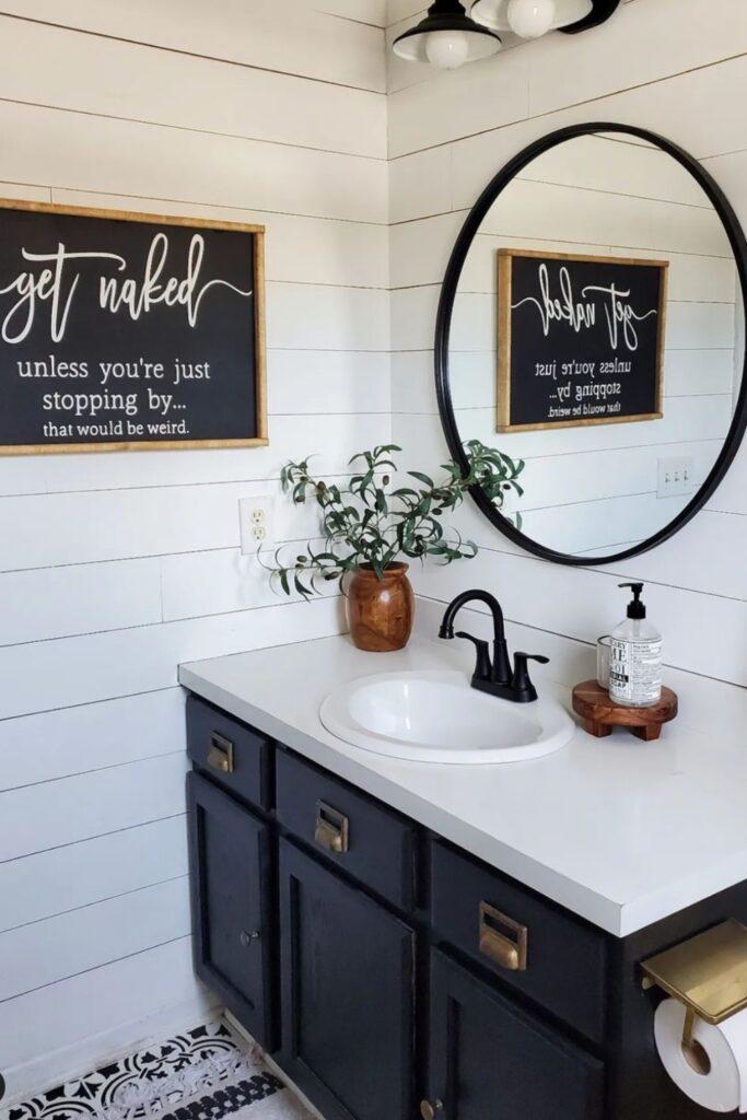 Personalized‌ touches showcase your style in⁣ farmhouse⁢ bathrooms