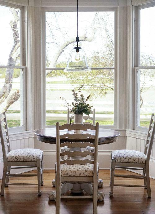 A cozy breakfast nook that invites family togetherness in your farmhouse kitchen