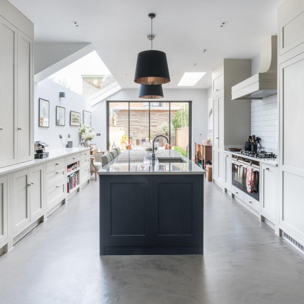 Choose multifunctional appliances‍ to save space in your⁣ galley kitchen