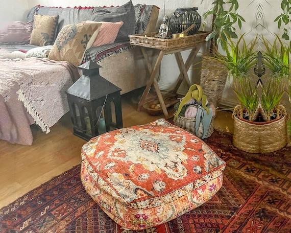 Create cozy seating areas with ​oversized cushions and poufs in your⁢ Boho Living Room