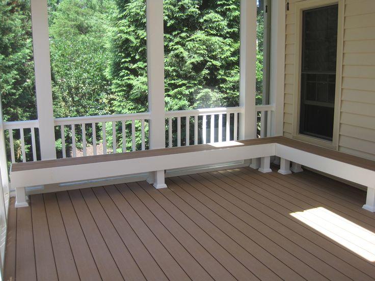 Use built-in seating for efficient space ‌utilization⁣ and a​ cozy vibe on ‍the ​screened porch