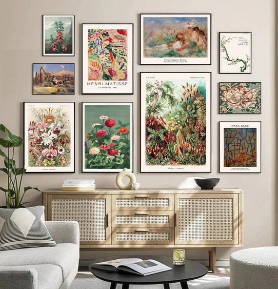 Feature vibrant, oversized artwork as a focal​ point in your eclectic ​living room