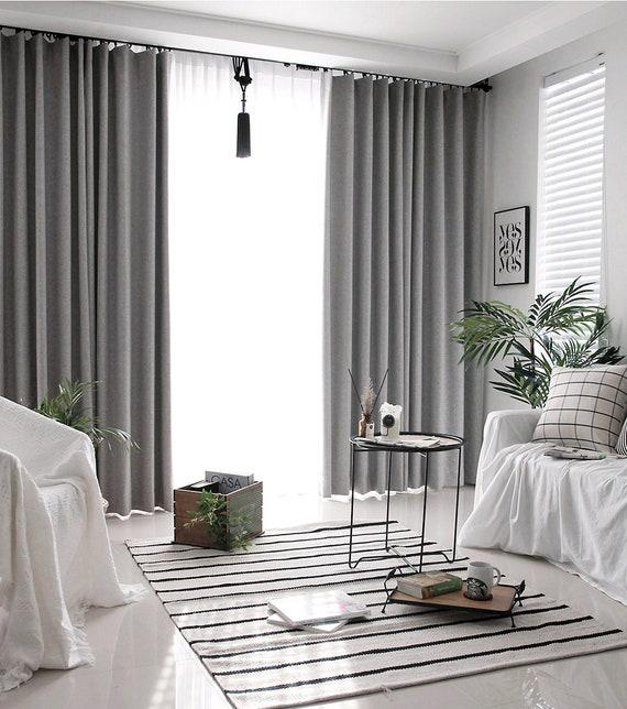 Choose lightweight curtains ‍for an ⁤airy vibe in ⁣your minimalist ⁢bedroom