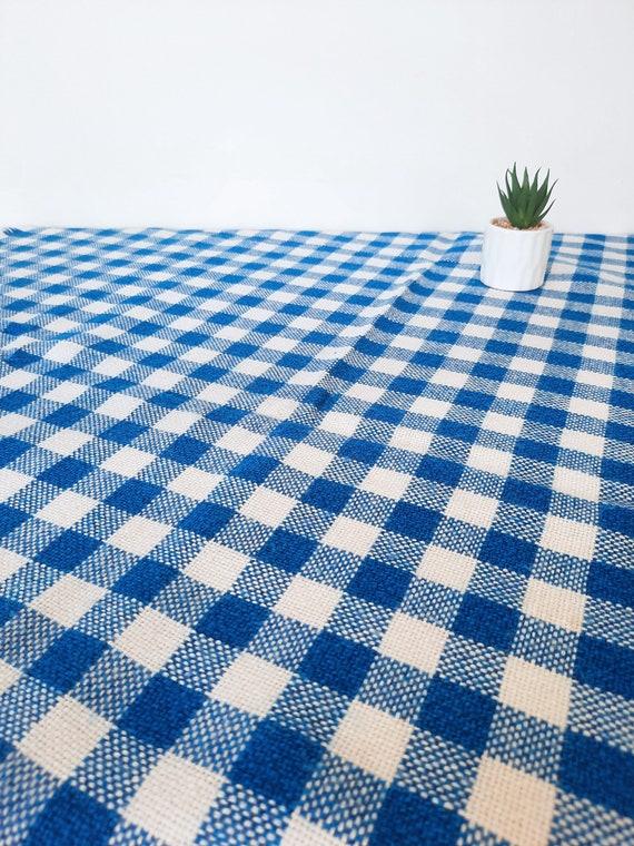 Use cozy‌ textiles,⁤ like checkered tablecloths, to warm up your Farmhouse Kitchen‍ space