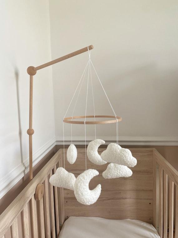 Hang a⁢ mobile above the crib in your Nursery Nook