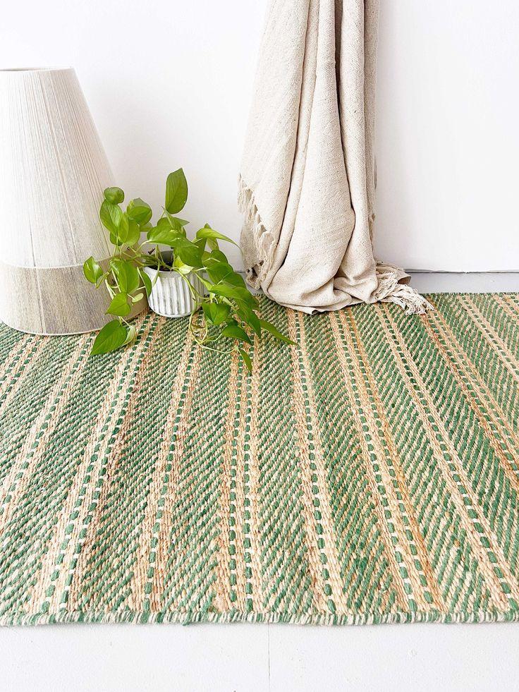 Decorate with earthy-themed‌ textiles like jute‍ or wool for a⁣ tactile experience