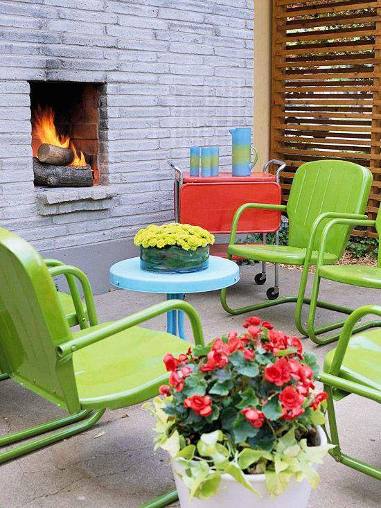 Add ⁢colorful outdoor furniture for​ a⁢ welcoming element in front ⁣yard landscaping