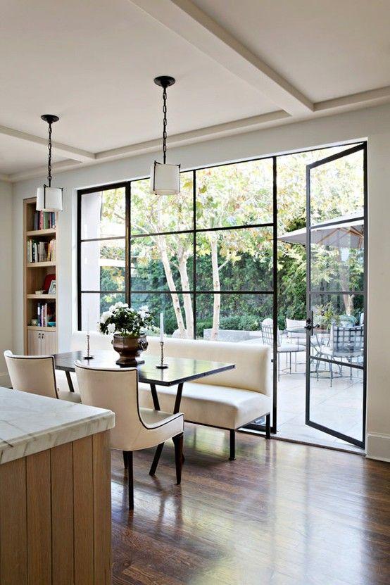 Create a seamless indoor-outdoor flow with⁣ large⁢ windows or doors ‍in ‌your Eat-In Kitchen