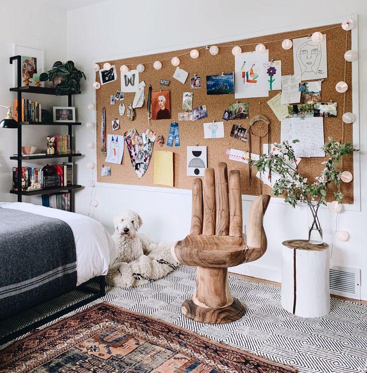 Hang a corkboard for reminders and‍ inspiration in ⁣the teen bedroom