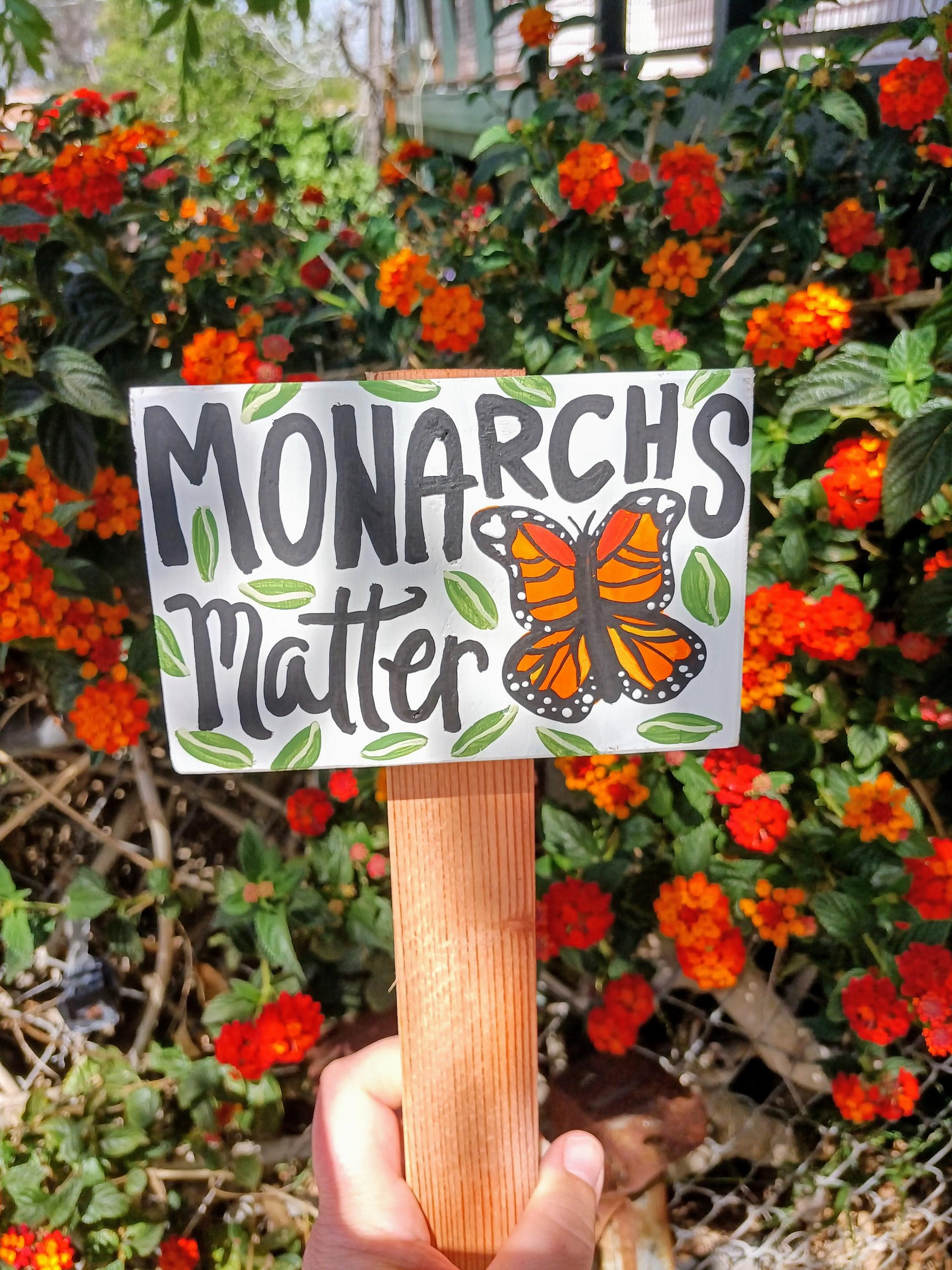 Create a whimsical pallet garden for butterflies and pollinators using bright ‌blooms